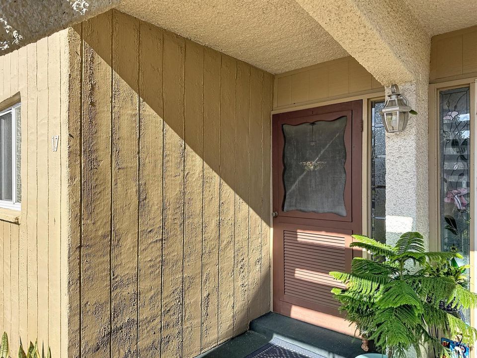 1310 NE 14th Court #K17-13