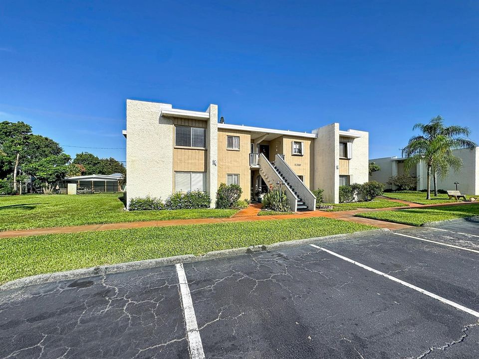 1310 NE 14th Court #K17-8