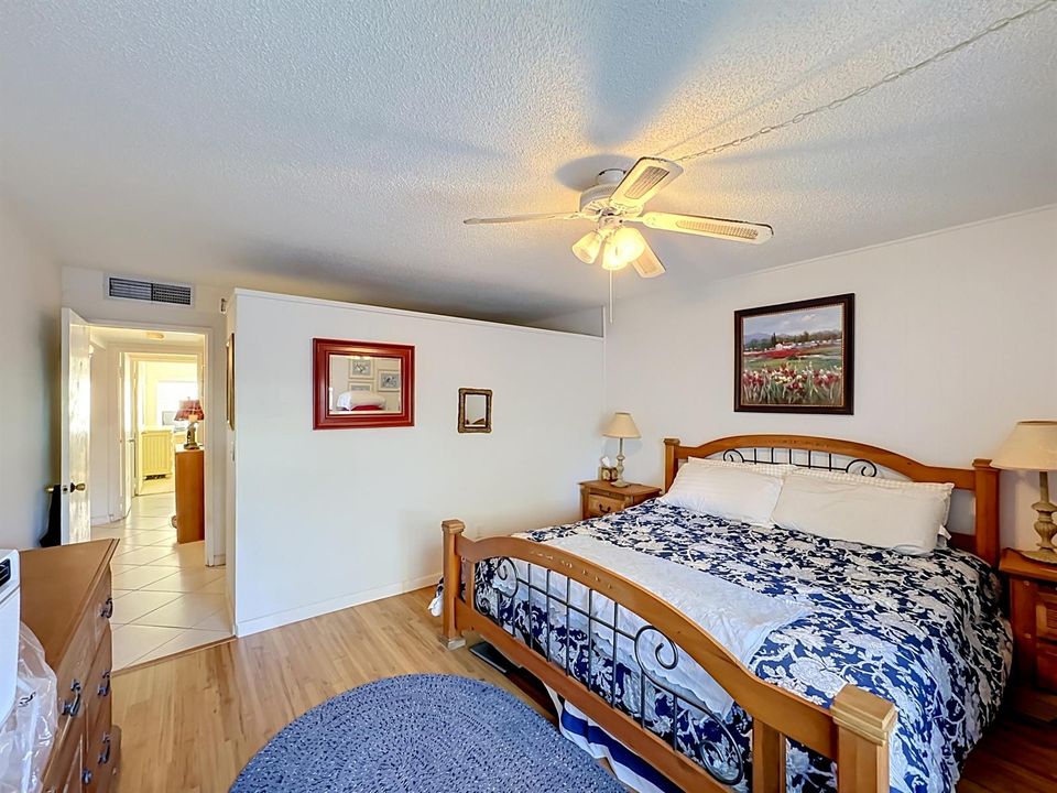 1310 NE 14th Court #K17-28