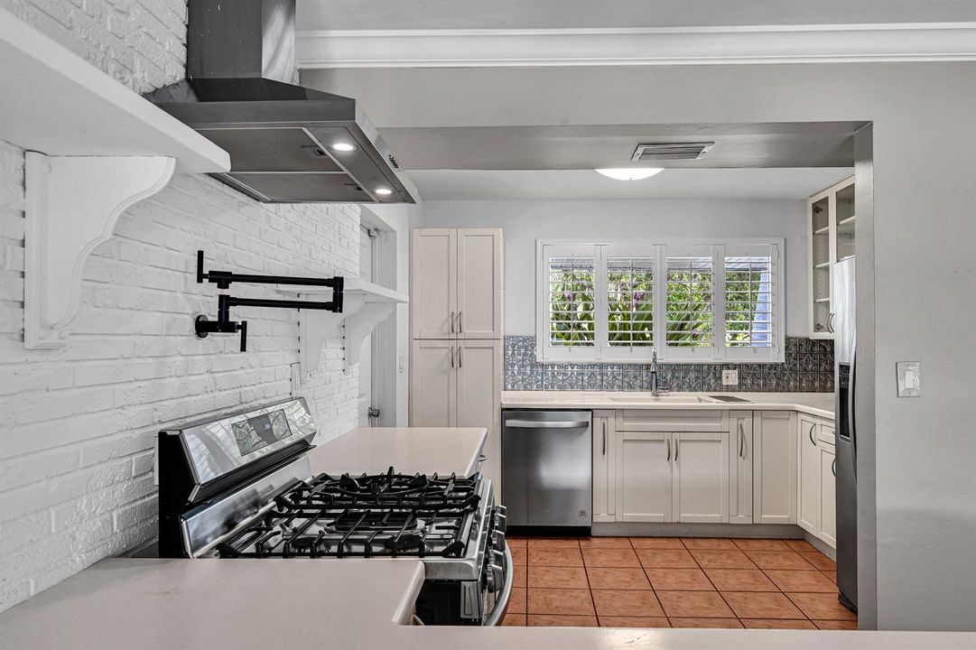 901 SE 12th Ave 00017