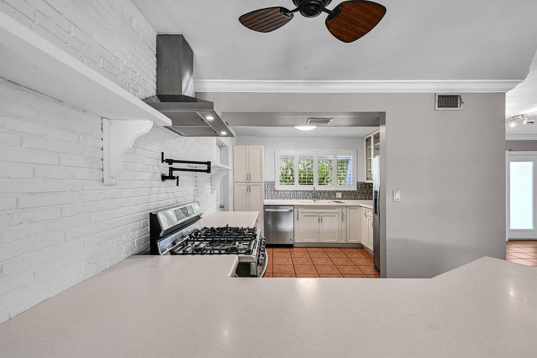 901 SE 12th Ave 00016