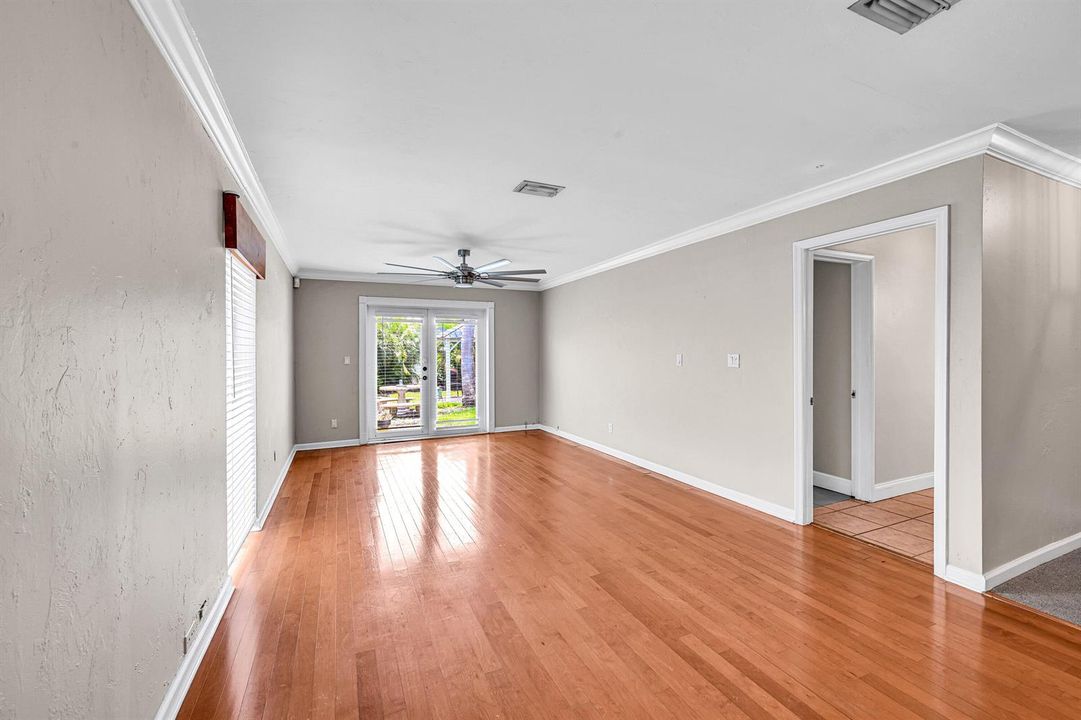 901 SE 12th Ave 00038