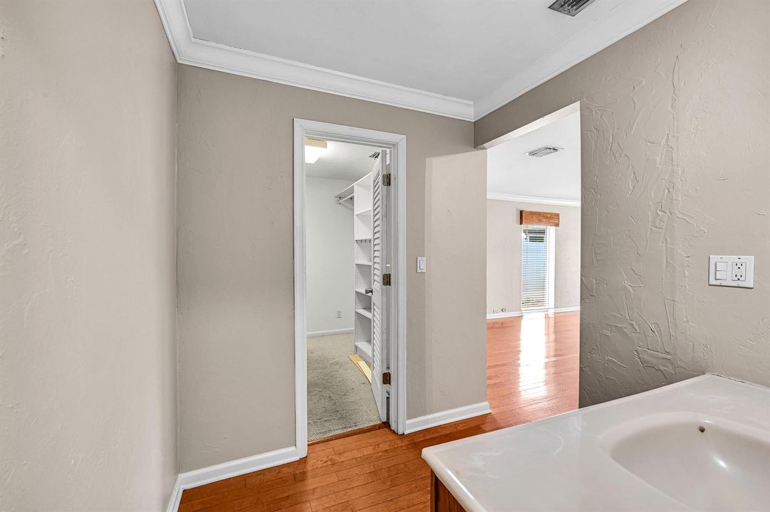 901 SE 12th Ave 00043