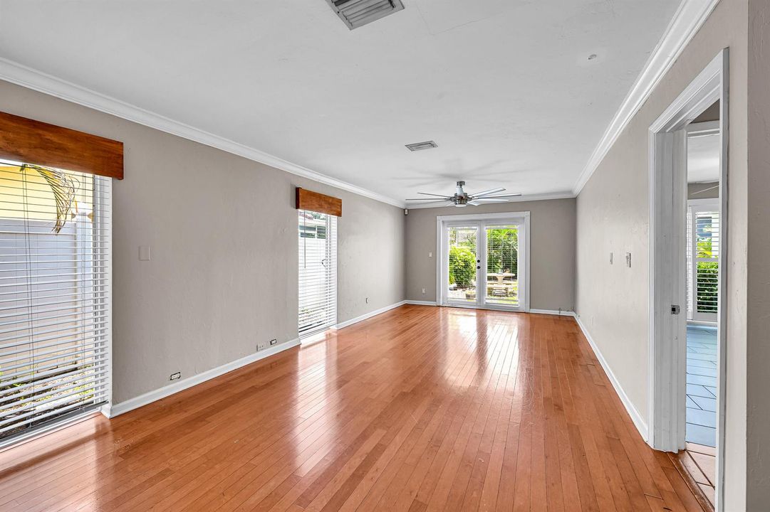 901 SE 12th Ave 00037