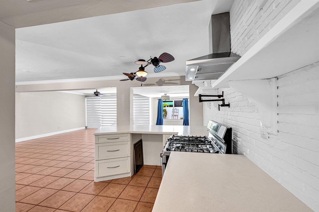 901 SE 12th Ave 00021