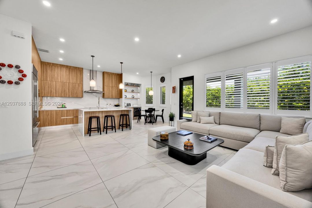 For Sale: $1,980,000 (5 beds, 4 baths, 3686 Square Feet)