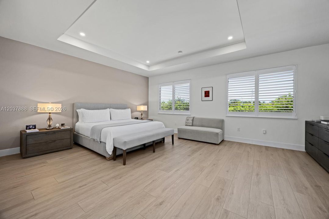 For Sale: $1,980,000 (5 beds, 4 baths, 3686 Square Feet)