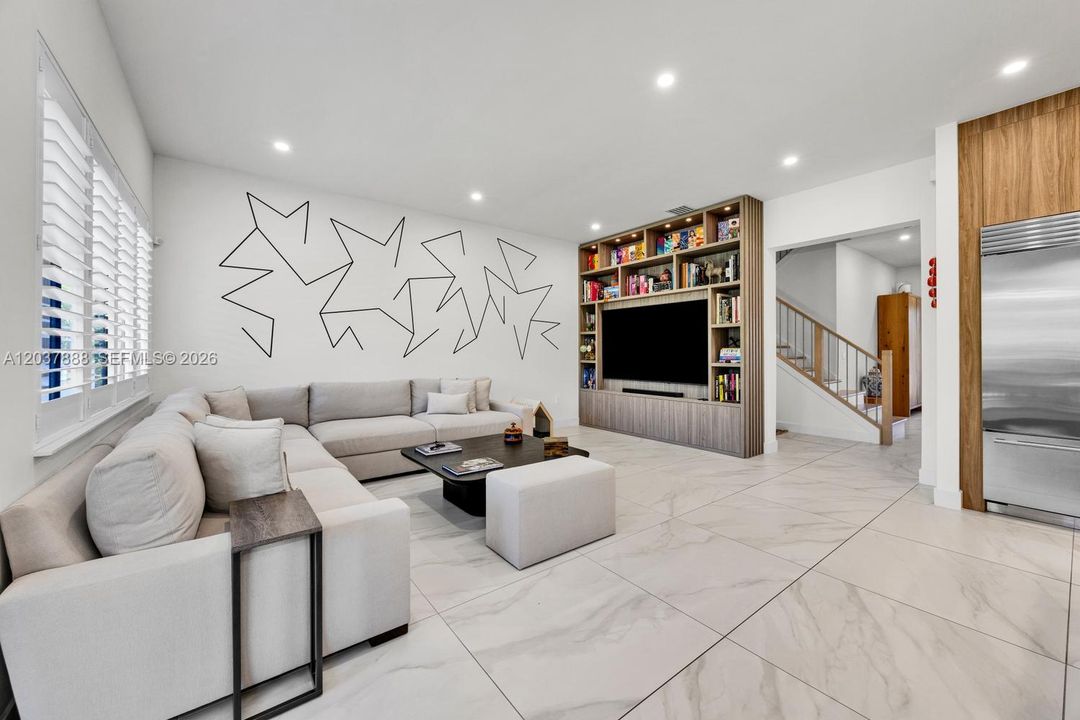 For Sale: $1,980,000 (5 beds, 4 baths, 3686 Square Feet)