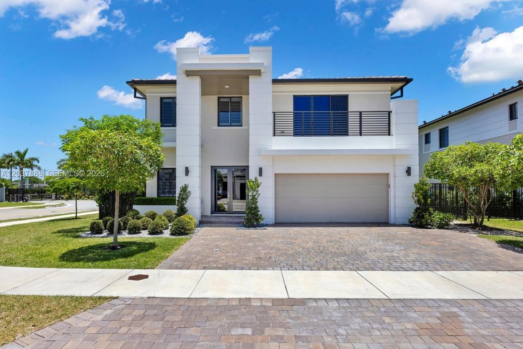 For Sale: $1,980,000 (5 beds, 4 baths, 3686 Square Feet)