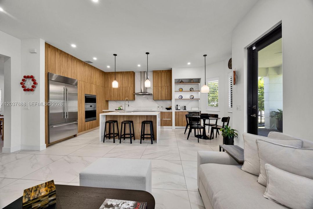 For Sale: $1,980,000 (5 beds, 4 baths, 3686 Square Feet)