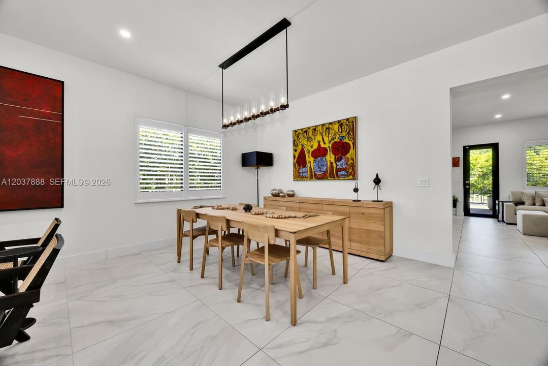 For Sale: $1,980,000 (5 beds, 4 baths, 3686 Square Feet)