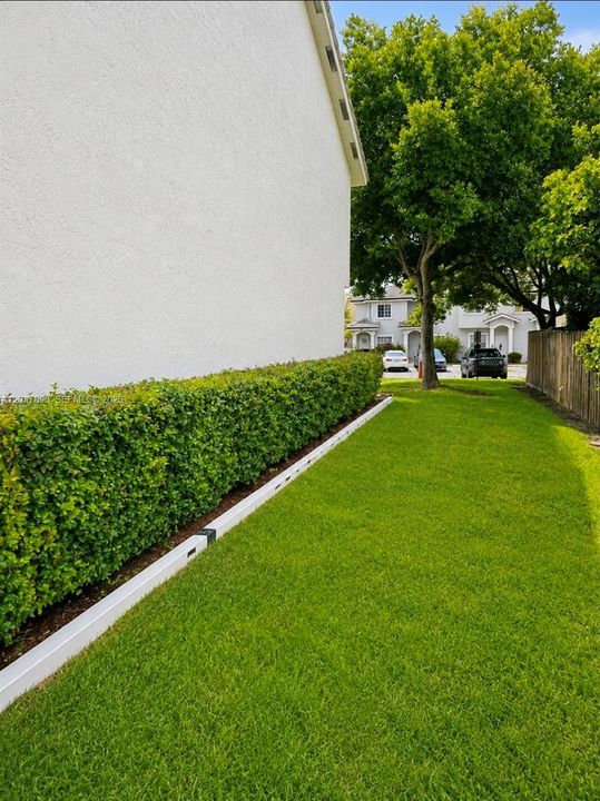 Side Walk Way