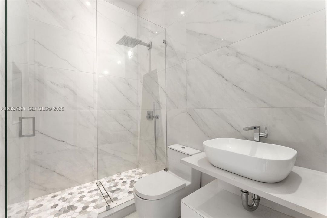 Den Ensuite Bathroom