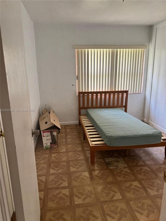 For Sale: $458,000 (3 beds, 1 baths, 1062 Square Feet)