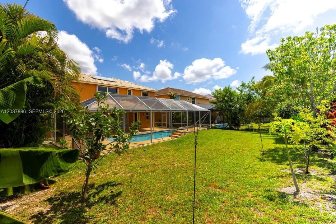 En Renta: $5,300 (5 camas, 3 baños, 2835 Pies cuadrados)