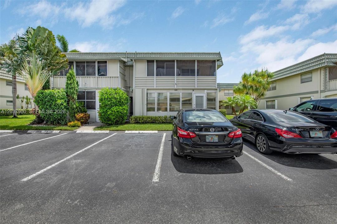 For Sale: $58,000 (2 beds, 2 baths, 883 Square Feet)