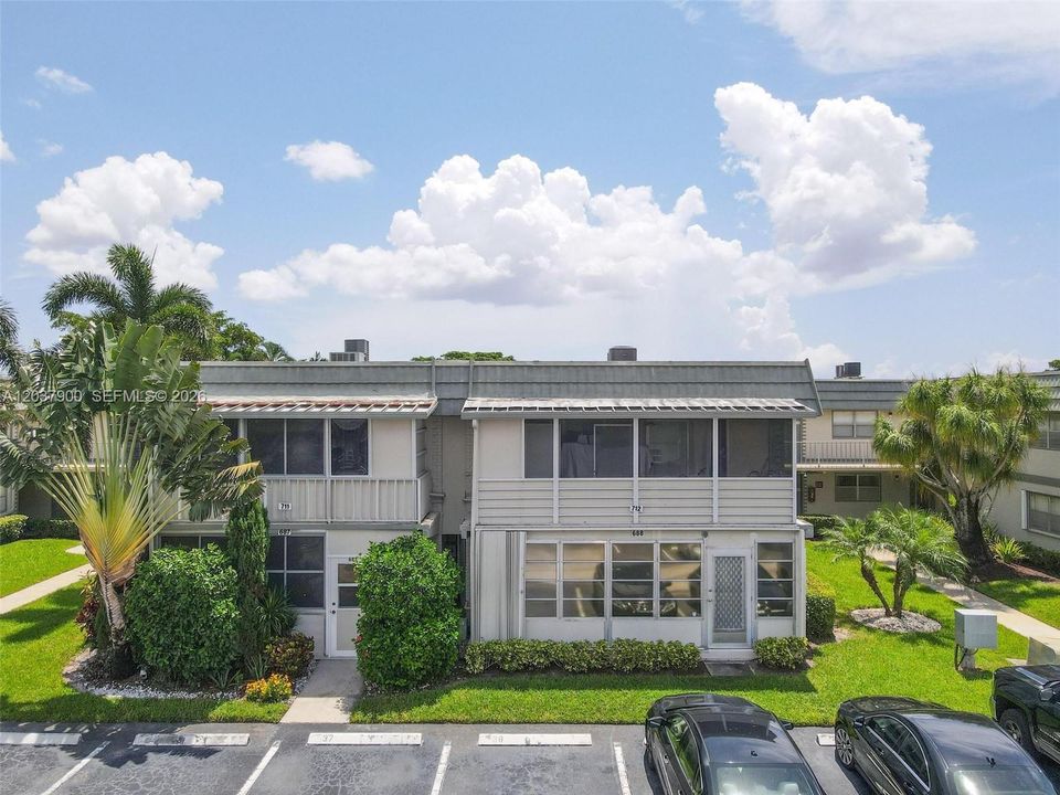 For Sale: $58,000 (2 beds, 2 baths, 883 Square Feet)