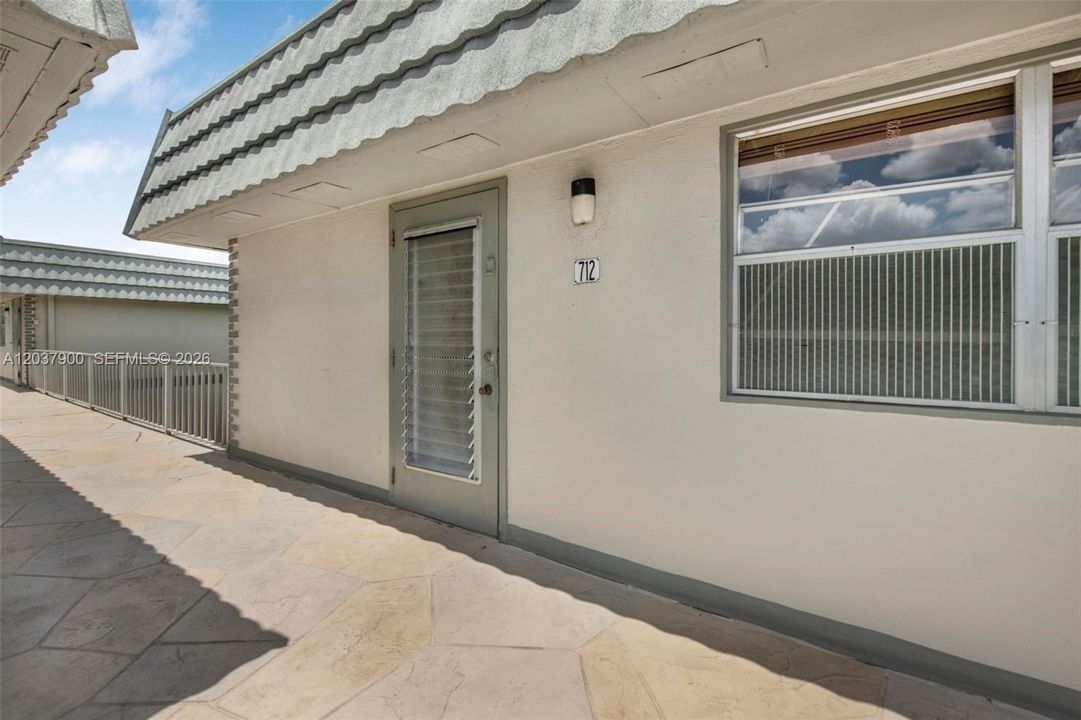 For Sale: $58,000 (2 beds, 2 baths, 883 Square Feet)