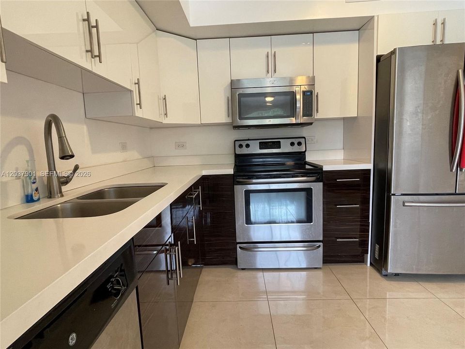 В аренду: $2,000 (1 спален, 1 ванн, 659 Квадратных фут)