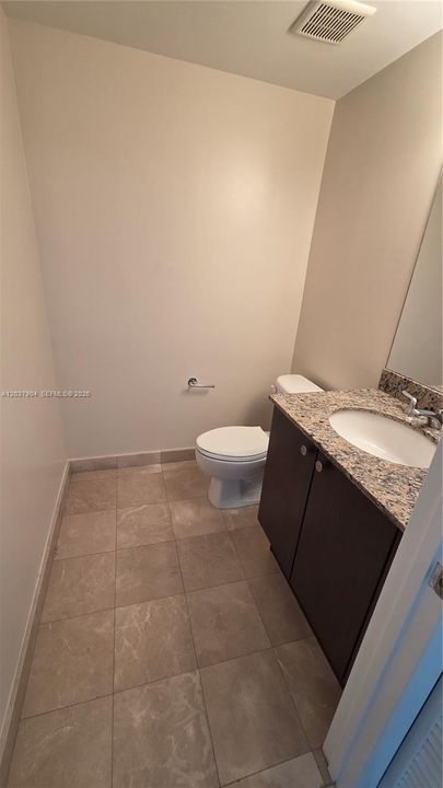 1/2 Bath