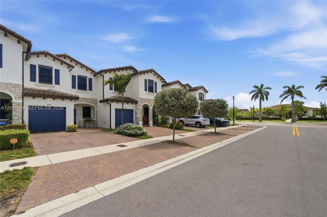 For Sale: $429,000 (3 beds, 2 baths, 1442 Square Feet)