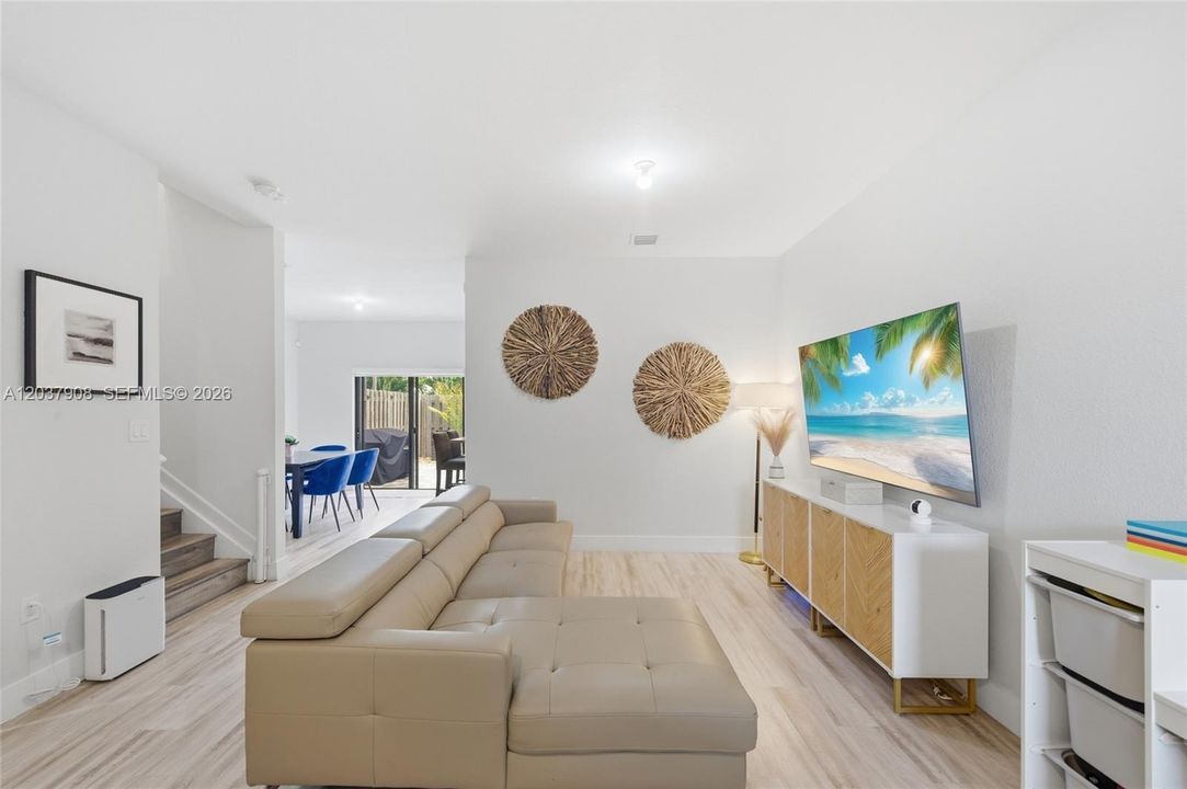 For Sale: $429,000 (3 beds, 2 baths, 1442 Square Feet)
