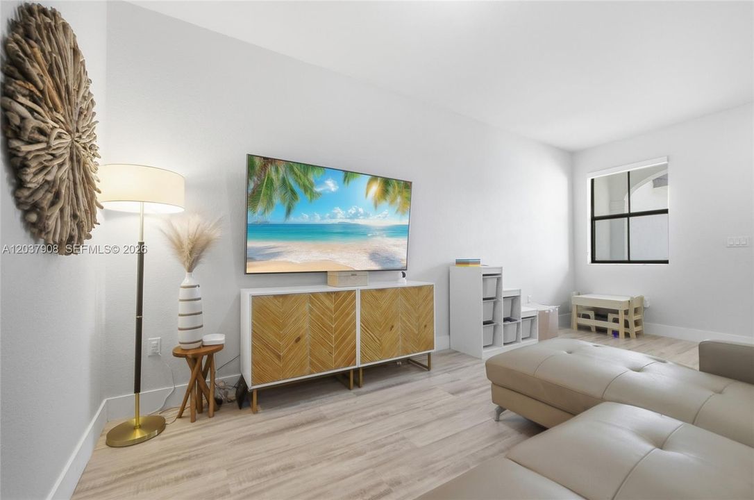 For Sale: $429,000 (3 beds, 2 baths, 1442 Square Feet)