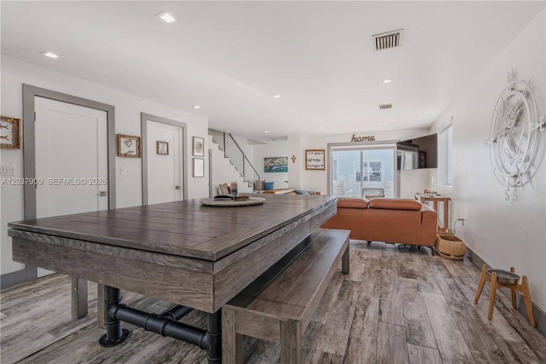 For Sale: $949,000 (3 beds, 2 baths, 1675 Square Feet)