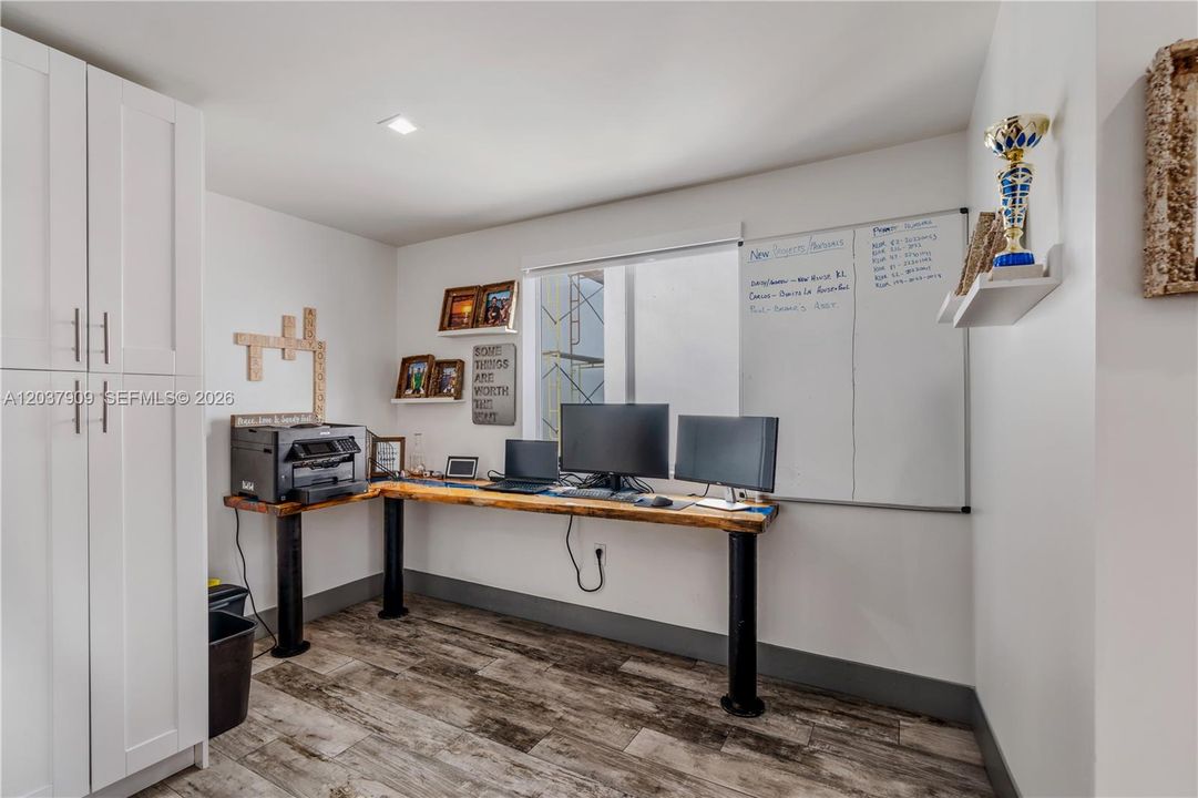 For Sale: $949,000 (3 beds, 2 baths, 1675 Square Feet)