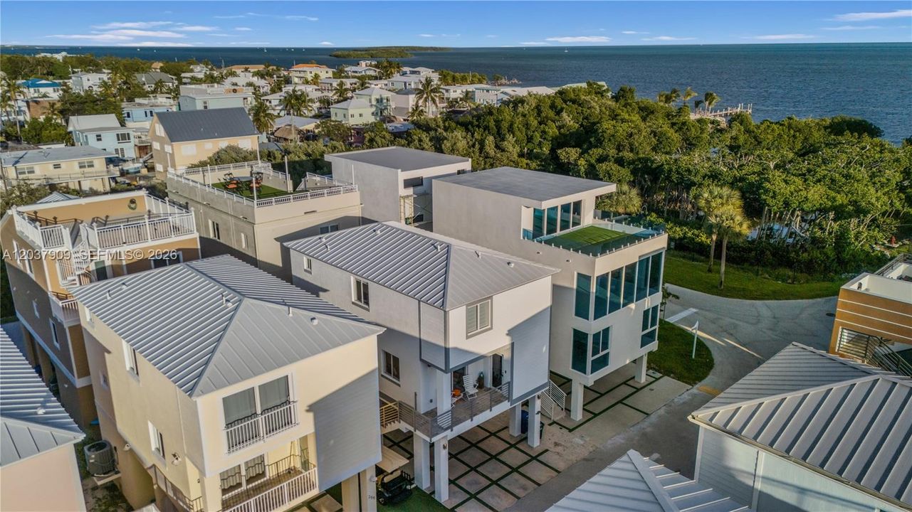 For Sale: $949,000 (3 beds, 2 baths, 1675 Square Feet)