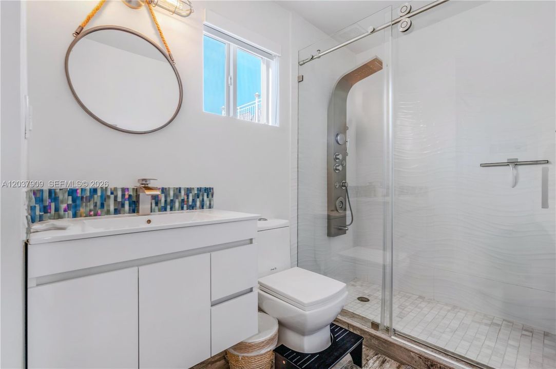 For Sale: $949,000 (3 beds, 2 baths, 1675 Square Feet)