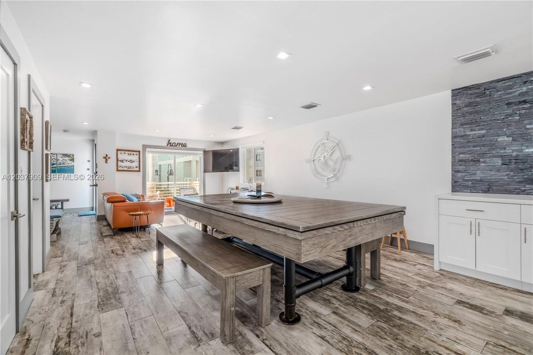 For Sale: $949,000 (3 beds, 2 baths, 1675 Square Feet)