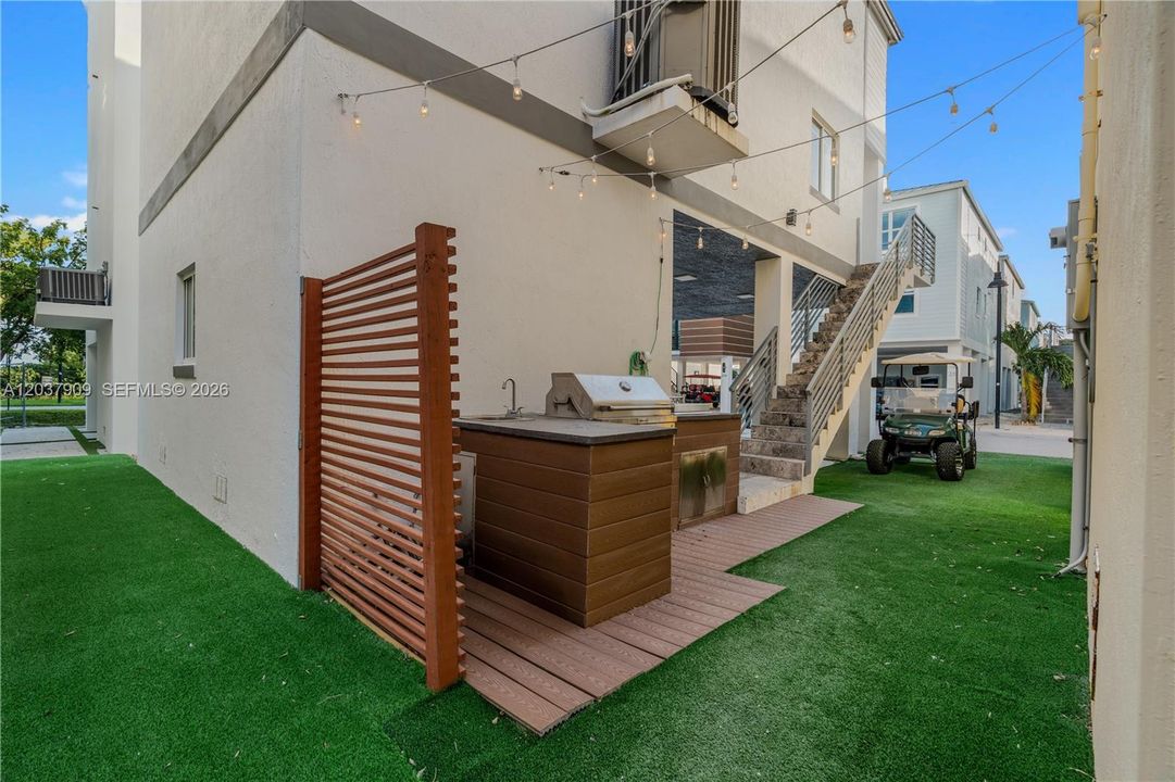 For Sale: $949,000 (3 beds, 2 baths, 1675 Square Feet)