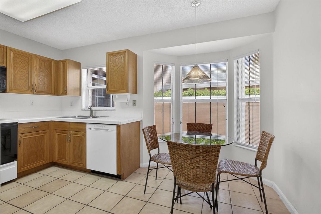 Kitchen / eat in area
