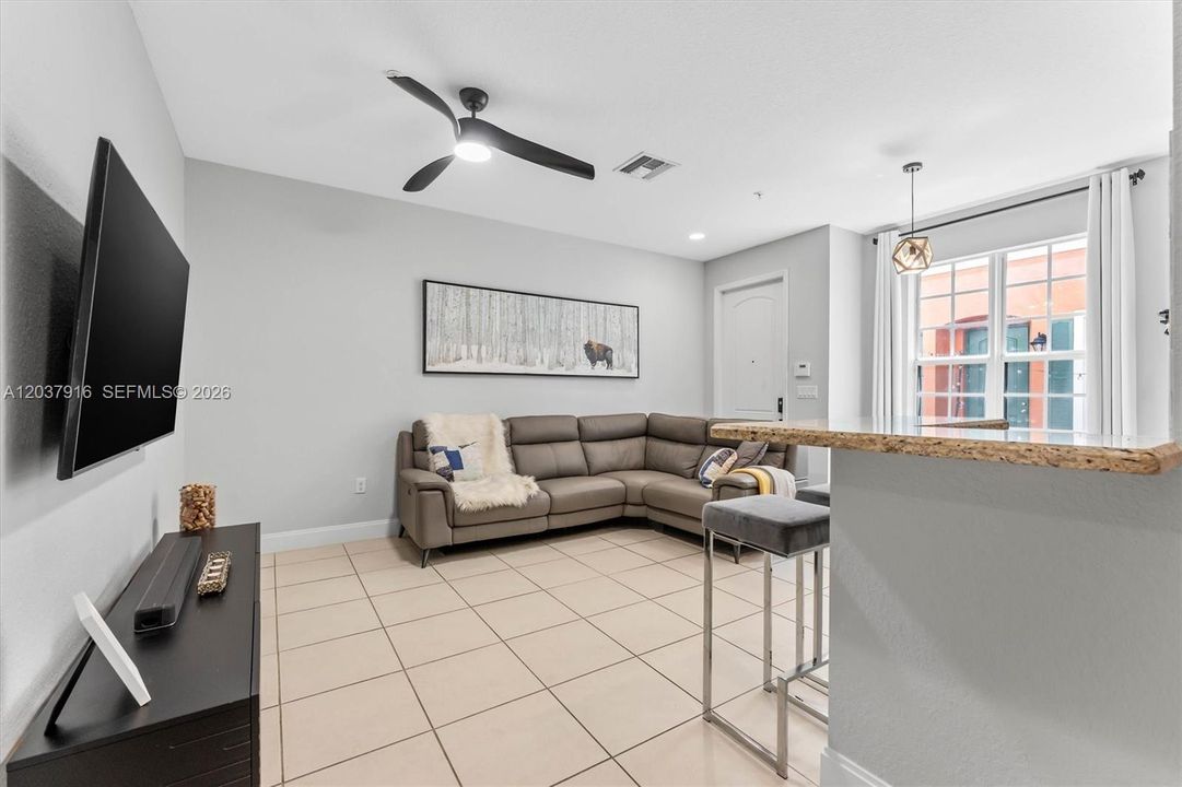 В аренду: $2,800 (3 спален, 2 ванн, 1586 Квадратных фут)