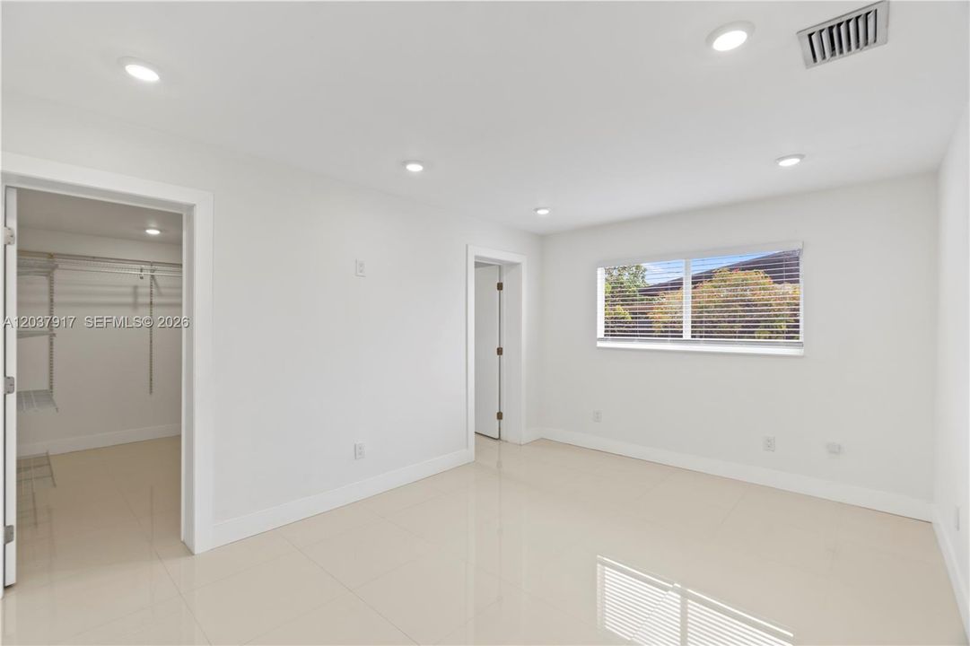 En Renta: $4,800 (4 camas, 2 baños, 1740 Pies cuadrados)