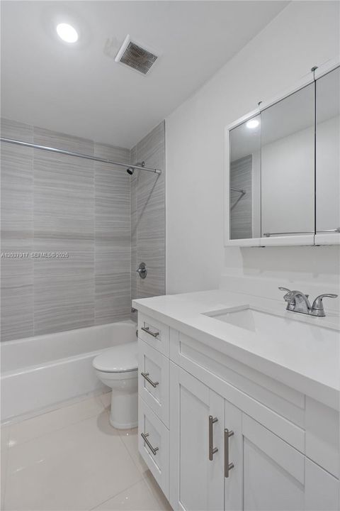 En Renta: $4,800 (4 camas, 2 baños, 1740 Pies cuadrados)
