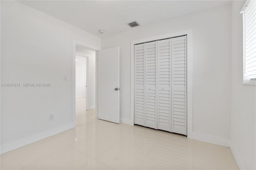En Renta: $4,800 (4 camas, 2 baños, 1740 Pies cuadrados)