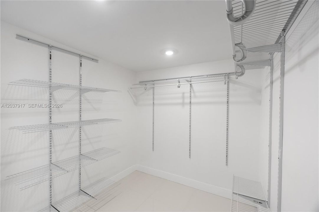 En Renta: $4,800 (4 camas, 2 baños, 1740 Pies cuadrados)