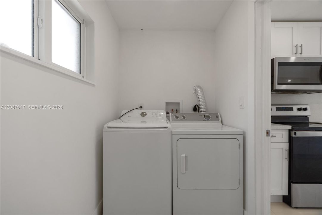 En Renta: $4,800 (4 camas, 2 baños, 1740 Pies cuadrados)