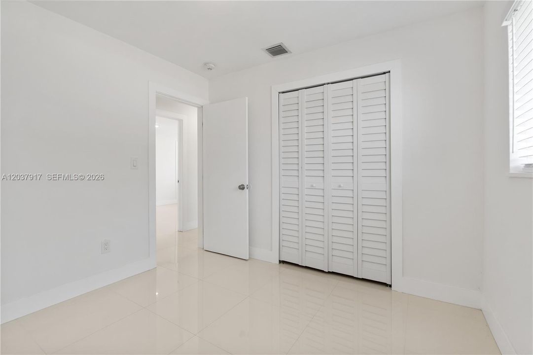 En Renta: $4,800 (4 camas, 2 baños, 1740 Pies cuadrados)