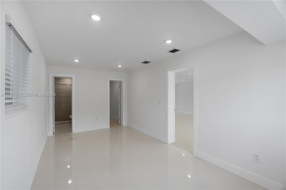 En Renta: $4,800 (4 camas, 2 baños, 1740 Pies cuadrados)