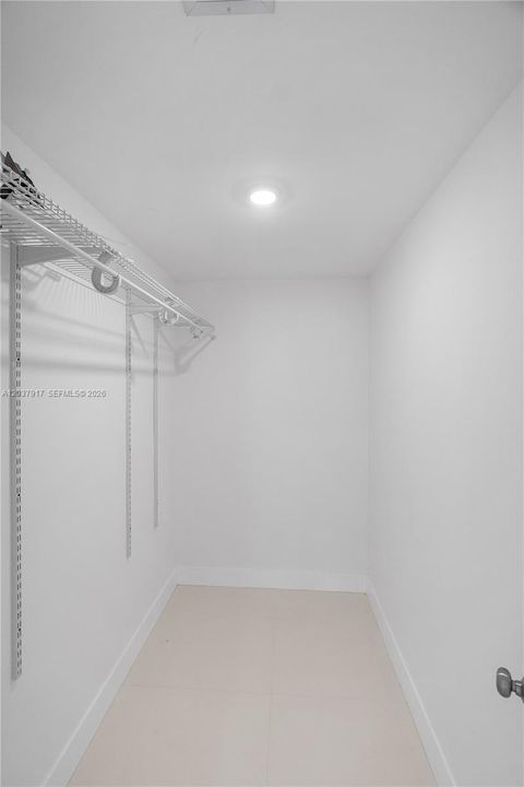 En Renta: $4,800 (4 camas, 2 baños, 1740 Pies cuadrados)