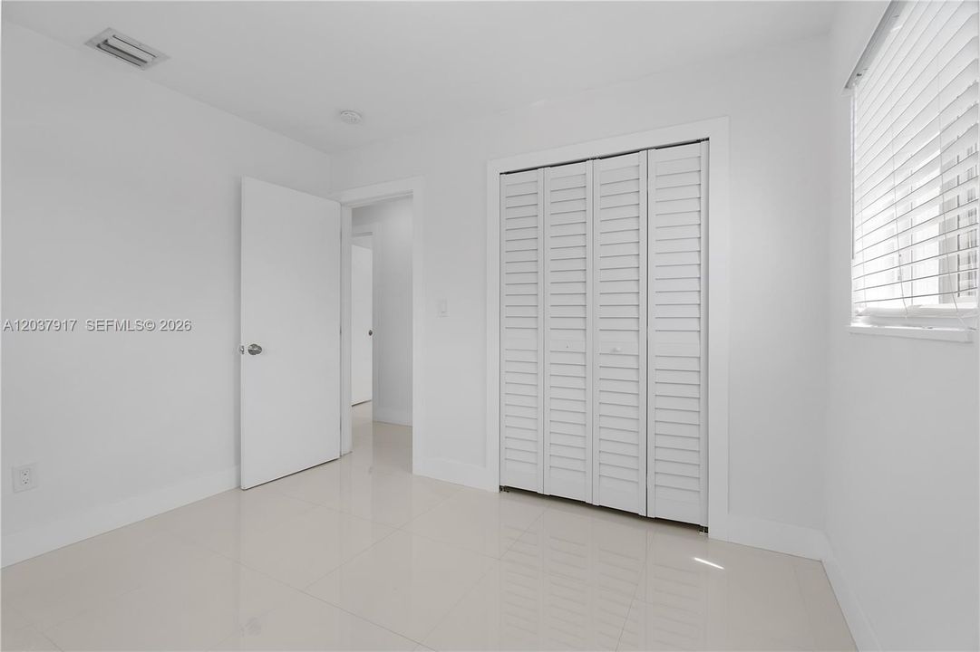 En Renta: $4,800 (4 camas, 2 baños, 1740 Pies cuadrados)