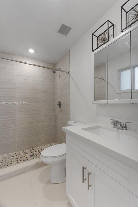En Renta: $4,800 (4 camas, 2 baños, 1740 Pies cuadrados)