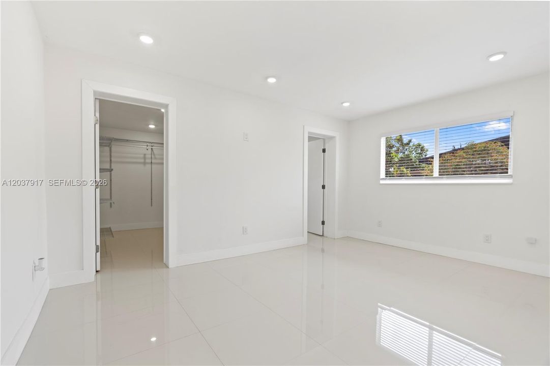En Renta: $4,800 (4 camas, 2 baños, 1740 Pies cuadrados)
