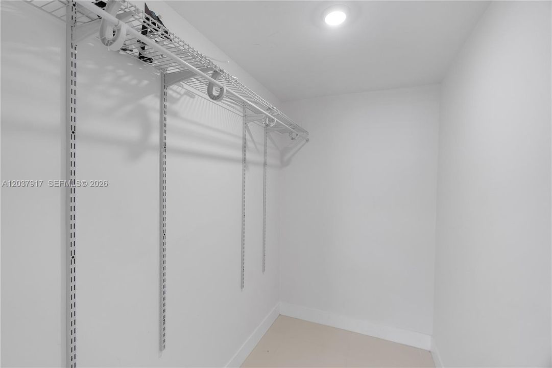 En Renta: $4,800 (4 camas, 2 baños, 1740 Pies cuadrados)