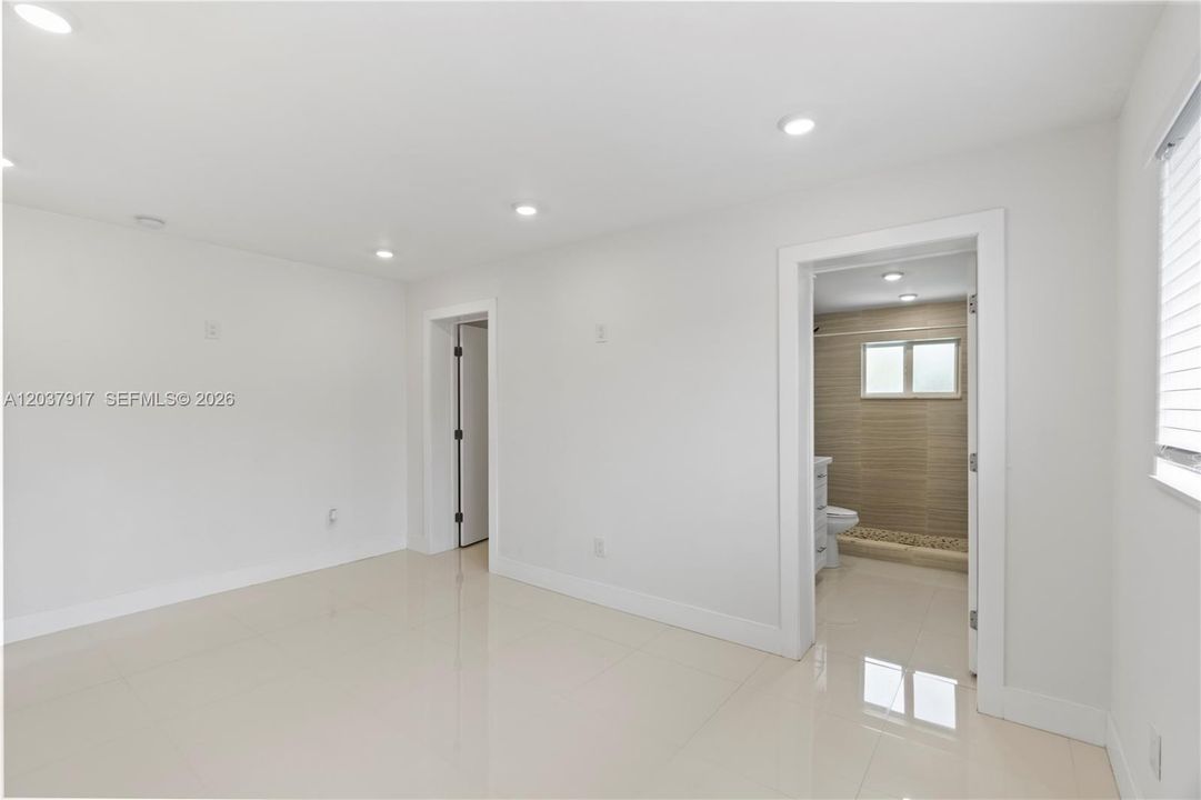 En Renta: $4,800 (4 camas, 2 baños, 1740 Pies cuadrados)