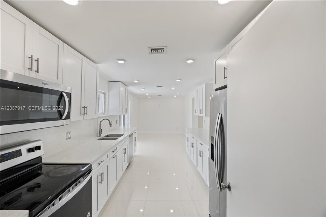 En Renta: $4,800 (4 camas, 2 baños, 1740 Pies cuadrados)