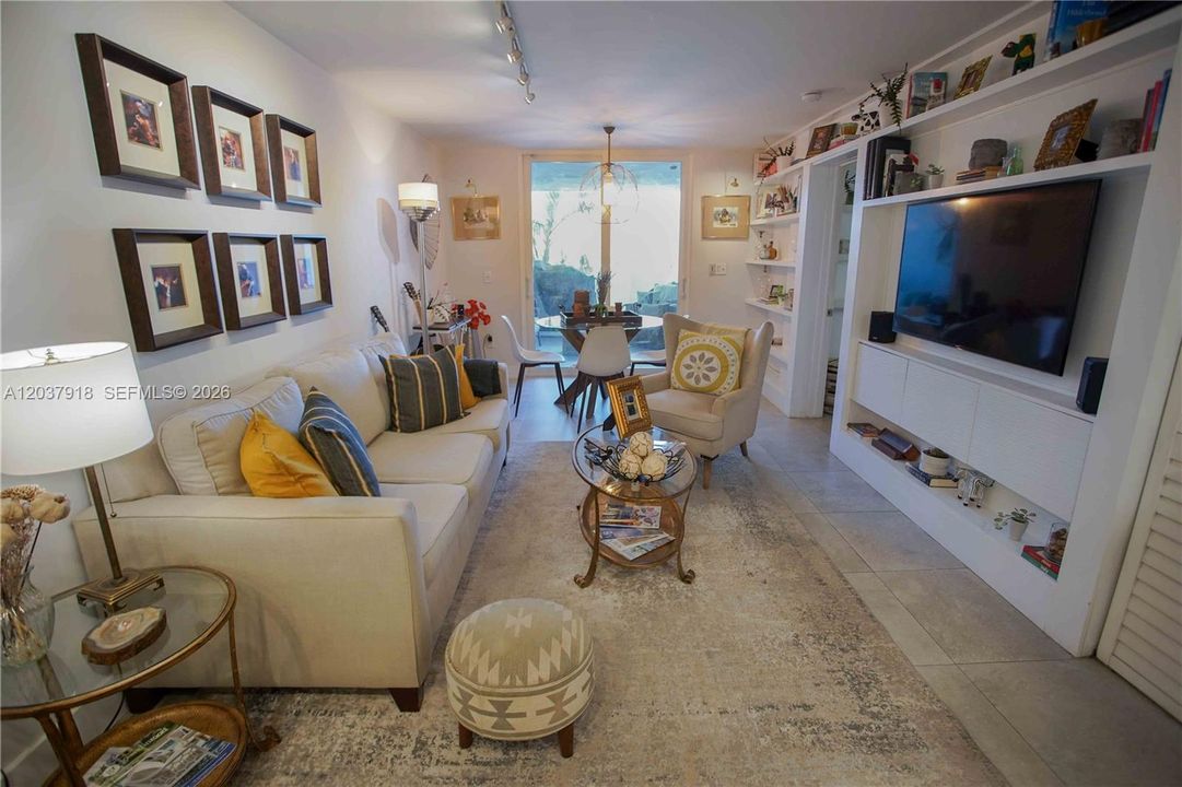 В аренду: $2,950 (1 спален, 1 ванн, 746 Квадратных фут)